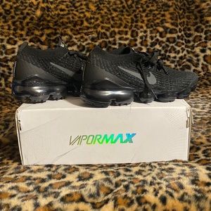 Womens Vapormax Flyknit 3 in color black (size 8)
